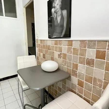 F1 Terrasse Ombragee Apartman *