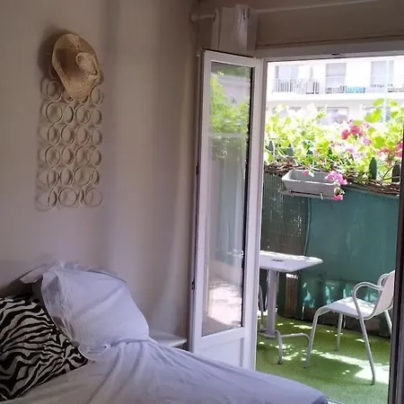 F1 Terrasse Ombragee Apartman *